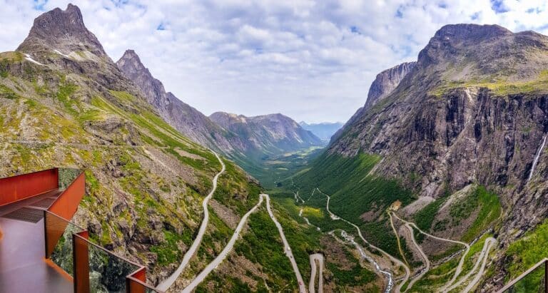 Panoramisch uitzicht over de Trollstigen in Noorwegen