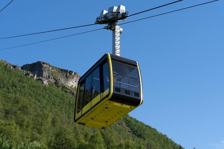 Kabelbaan Fjellheisen naar de top van de berg Stornsteinen in Tromsø