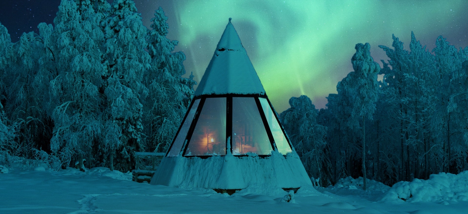 Noorderlicht boven aurora kota in Nivunki Village