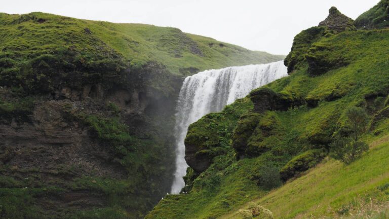 Skogafoss bovenkant op IJsland