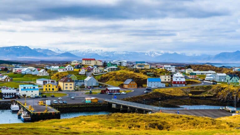 Luchtfoto van Stykkisholmur op Snaefellsnes op IJsland