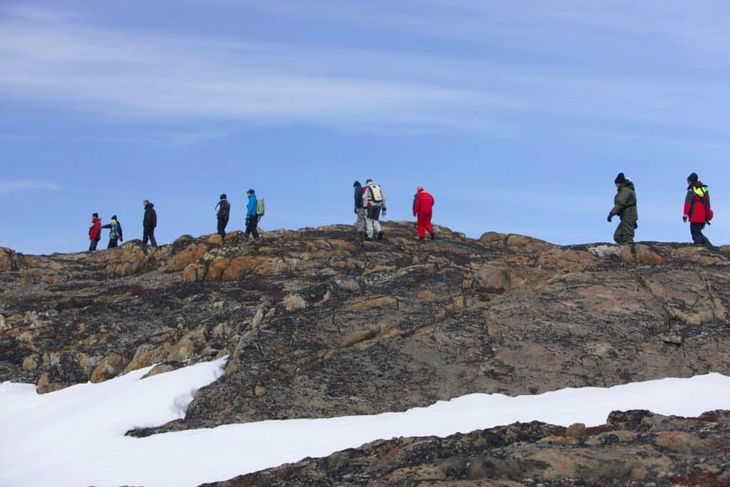 Wandelen tussen Aasiaat and Nuuk in Groenland tijdens expeditie reis