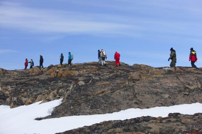 Wandelen tussen Aasiaat and Nuuk in Groenland tijdens expeditie reis