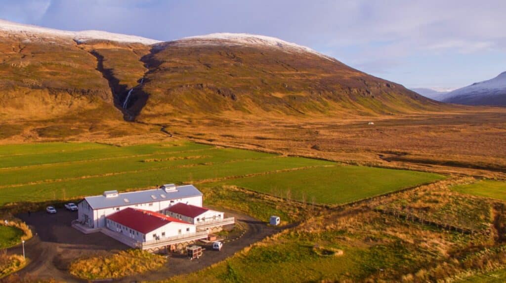 Buitenkant van Vogur Country Lodge in Dalir, West-IJsland