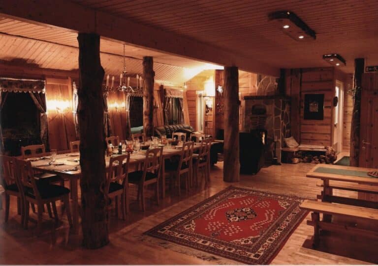 Woon- en eetkamer van Nature Point Paljakka, Finland