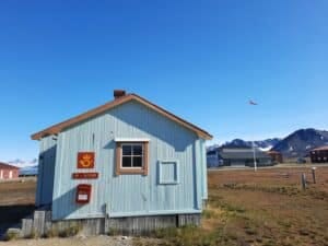 Het postkantoor in het afgelegen Ny-Alesund op Spitsbergen