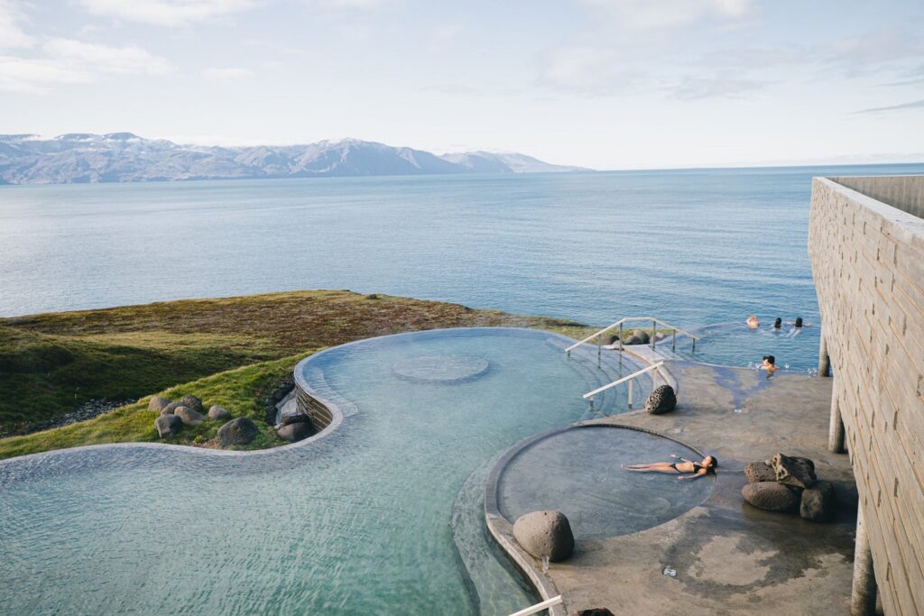 GeoSea zwembad bij Husavik, IJsland