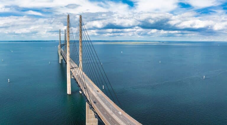 Panoramische luchtfoto van de Sontbrug tussen Kopenhagen en Malmö