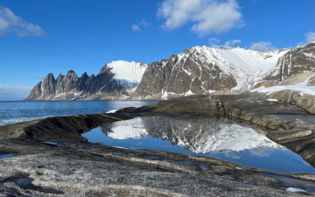 Uitzichtpunt Tungeneset op Senja, Noord-Noorwegen in de winter