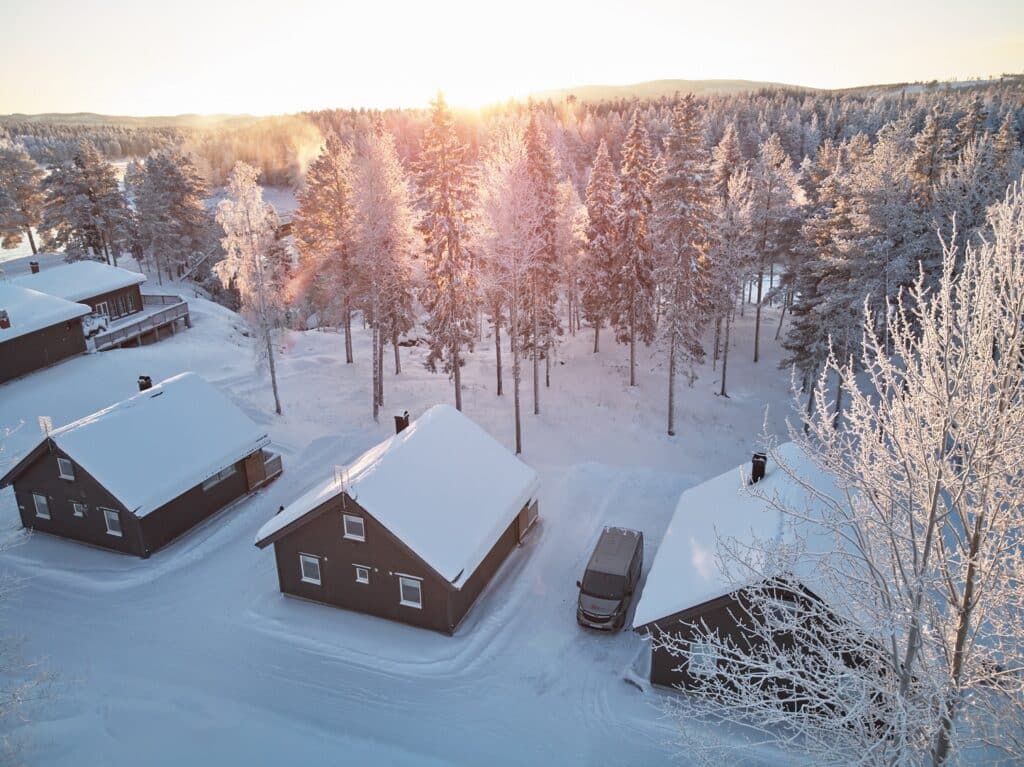 Huisjes Jockfall Zweeds Lapland luchtfoto