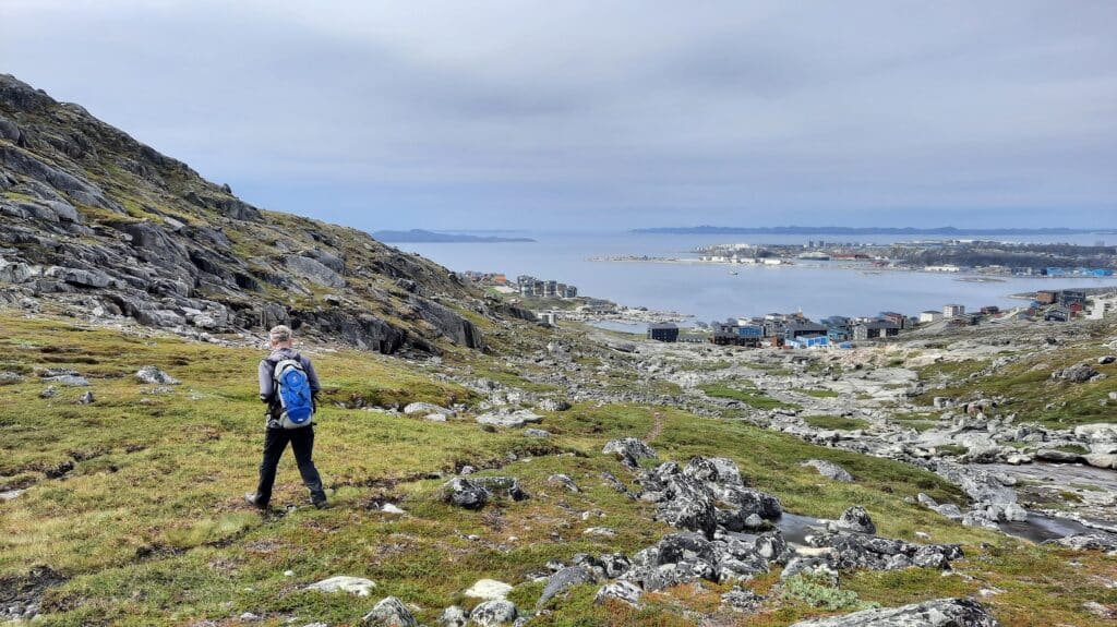 Wandelen in de bergen bij Nuuk, Groenland