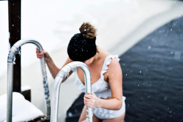 In ijswak gaan bij saunaworld Ukkohalla