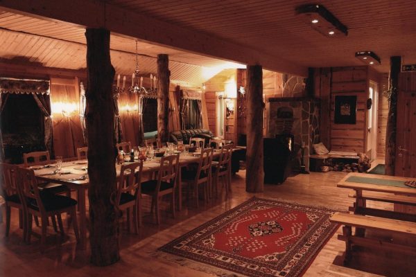 Woon- en eetkamer van Nature Point Paljakka, Finland