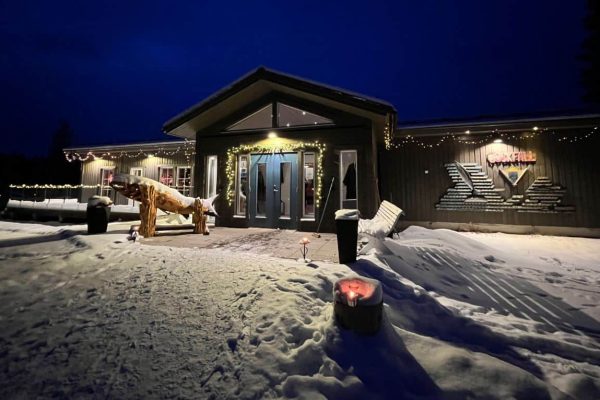 Entree van restaurant Jockfall in Zweeds Lapland
