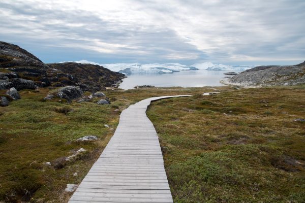 Sermermiut bij Ilulissat in Groenland: wandelpad richting IJsfjord