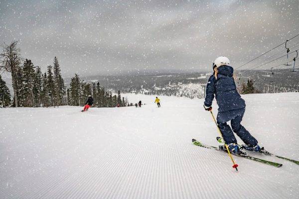 skiën vanaf de piste bij Ukkohalla