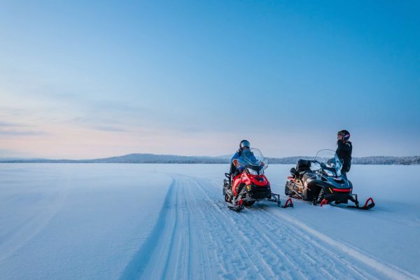 sneeuwscootertocht-inari-wilderness-lapland-hotel-lapland